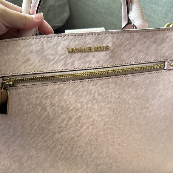 Michael Kors Pink Satchel with Structured Design - Picture 3 of 13